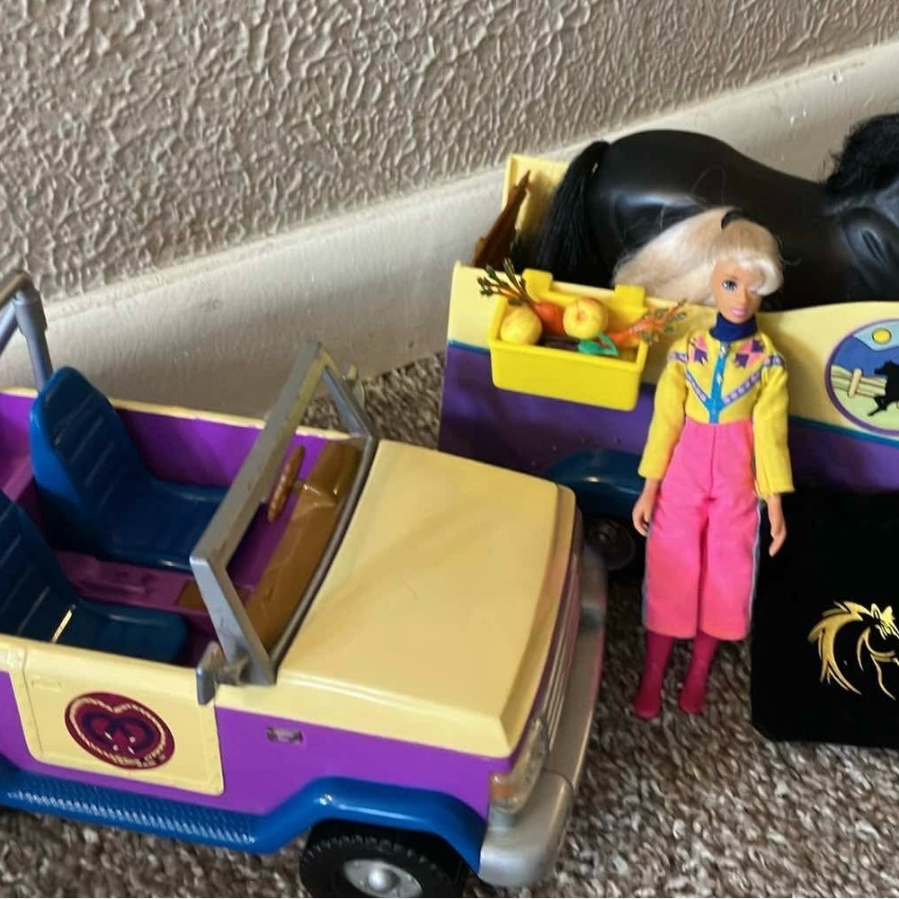 Mini Vintage Western Barbie, Jeep, horse trailer, & Horse play set